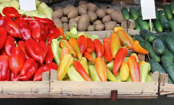 Cajas de madera de verduras —  Fotos de Stock