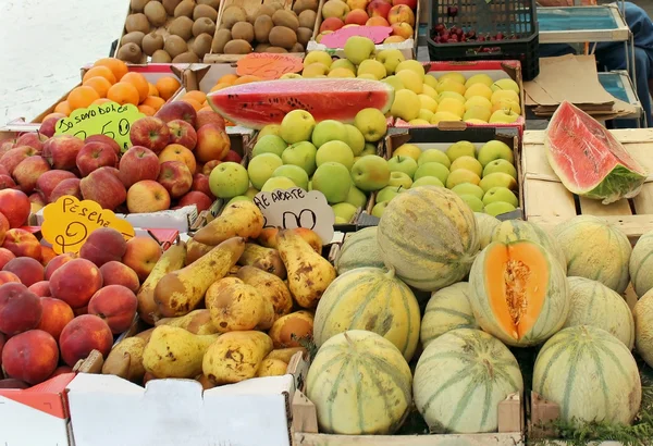 Färska frukter — Stockfoto