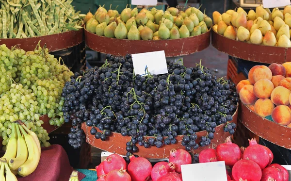 Fruits piles — Stock Photo, Image