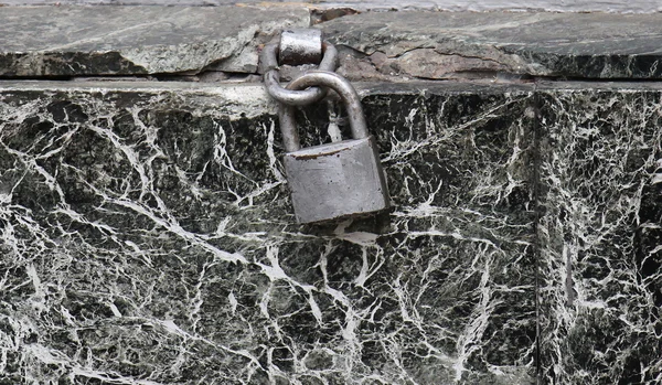 Marble padlock — Φωτογραφία Αρχείου