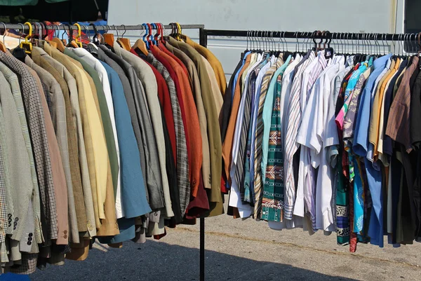 Vecchi vestiti — Foto Stock