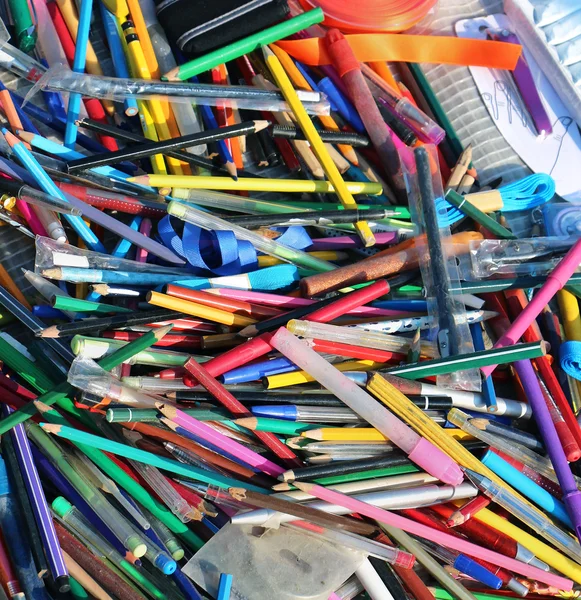Okul kalemler — Stok fotoğraf