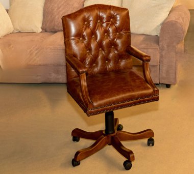 Kahverengi deri retro derin düğmeli ofis koltuğu mobilyaları