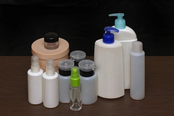 Produtos de higiene pessoal cosméticos garrafas — Fotografia de Stock