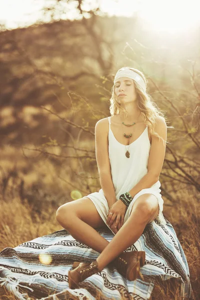 Fashion Portrait of Beautiful Young Woman — Stock Photo, Image