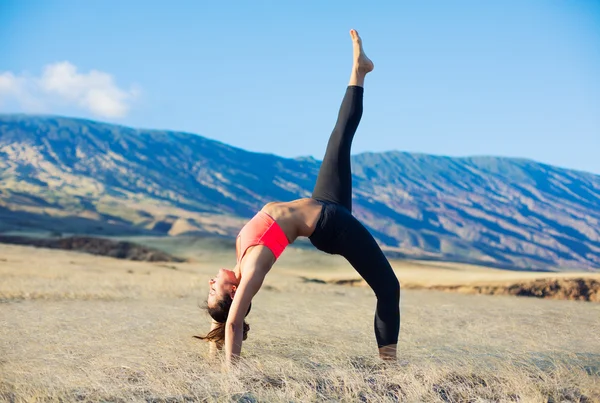 Donna di yoga — Foto Stock