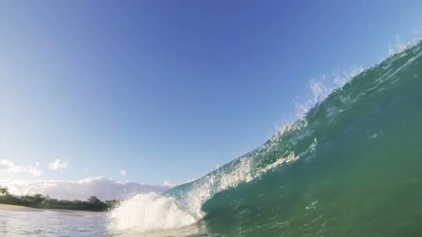 À l'intérieur de la vague — Video