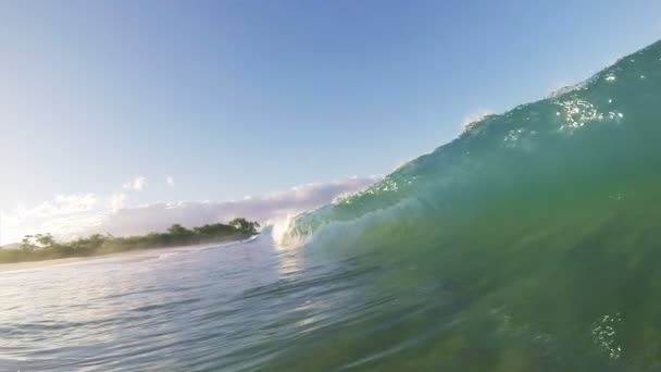 À l'intérieur de la vague — Video