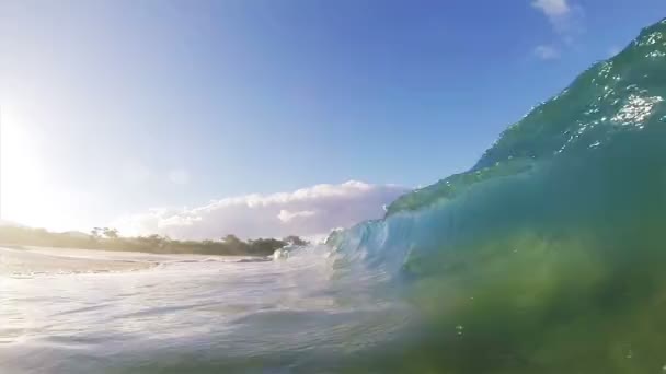 À l'intérieur de la vague — Video