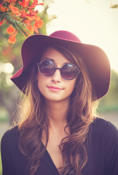 Retrato de una hermosa joven —  Fotos de Stock