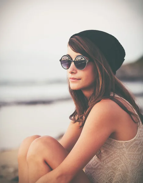 Retrato de mujer Hipster con estilo de moda —  Fotos de Stock