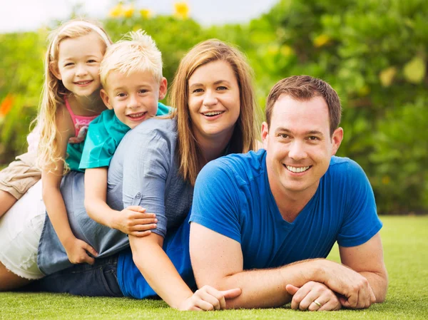 Famiglia felice — Foto Stock