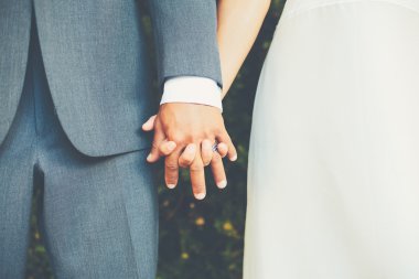 Düğün çift Holding eller kapatmak kadar ayrıntı