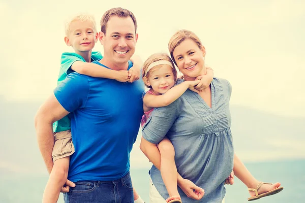 Happy Family Outside — Stock Photo, Image