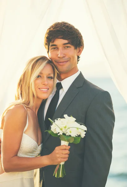 Romantic Wedding Couple — Stock Photo, Image