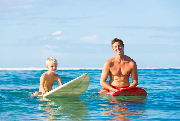 Father and Son Going Surfing — Stock Photo, Image