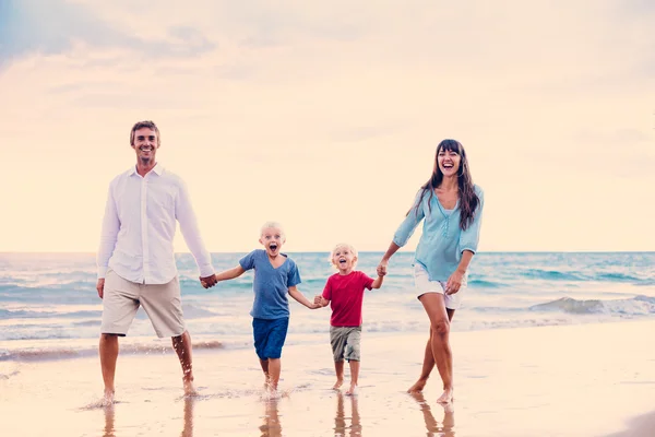 Happy Family at Sunset — Stock Photo, Image