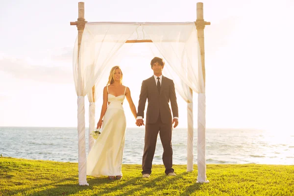 Casal bonito no casamento — Fotografia de Stock