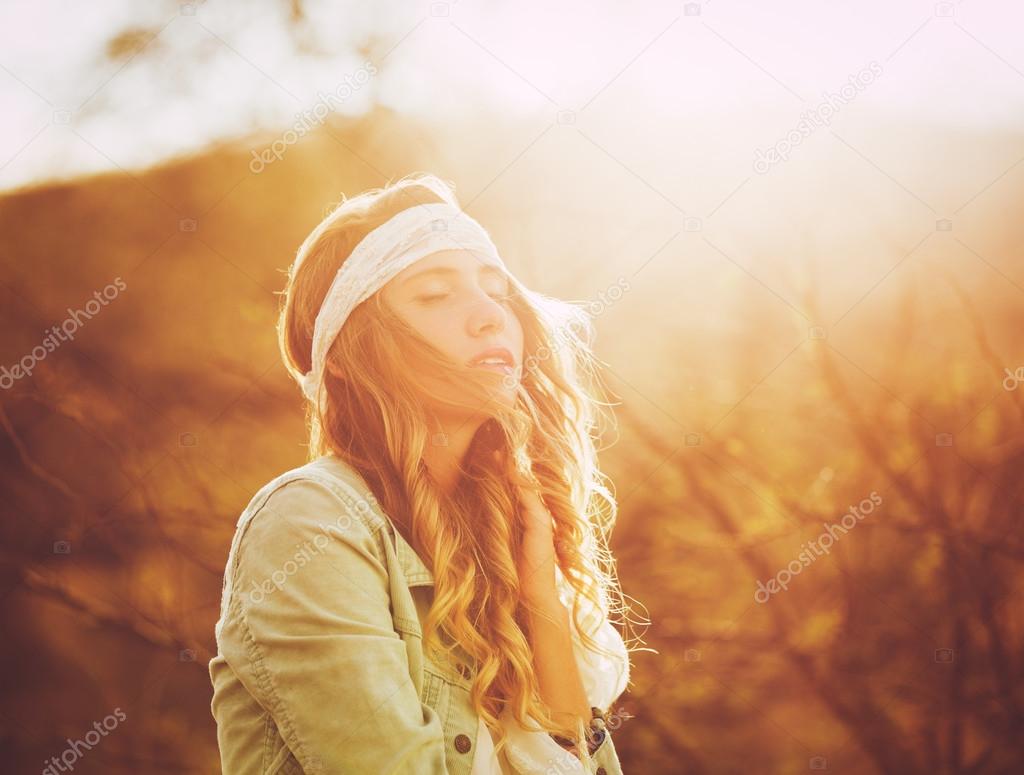 Fashion, Young Woman Outdoors at Sunset