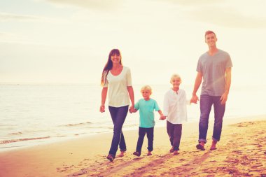 plajda eğlence genç ailesi