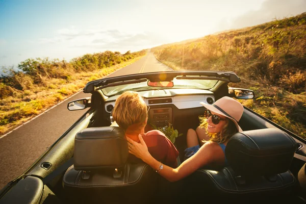 Happy Couple Driving in Convertible — Stock Photo, Image