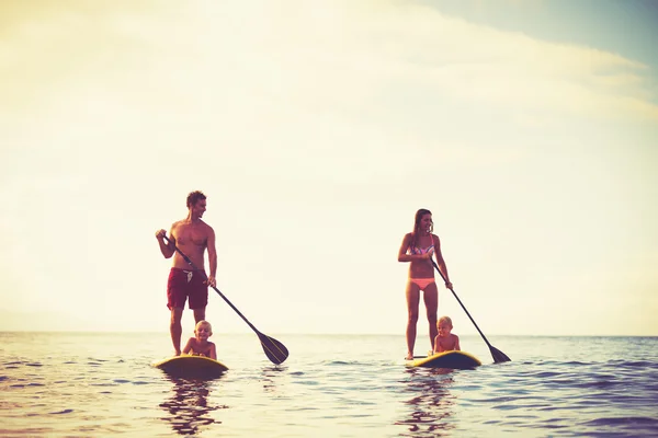 Divertimento in famiglia, Stand Up Paddling — Foto Stock