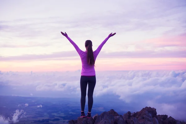 Happy Woman Hiker With Open Arms at Sunset on Mountain Peak — Stock Photo, Image