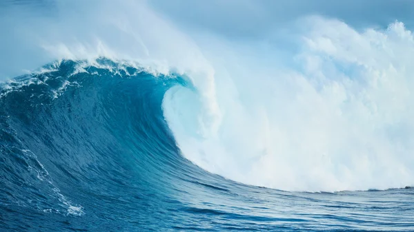 Výkonné oceánu vlnu — Stock fotografie