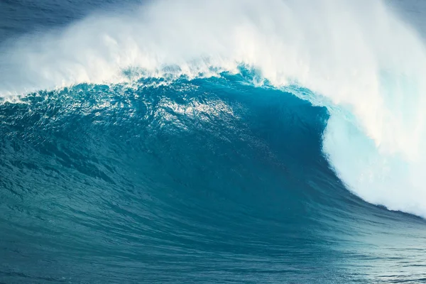 Poderosa onda oceânica — Fotografia de Stock