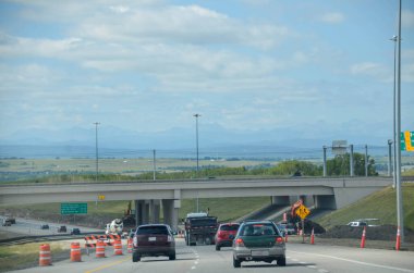POV, Kanada 'nın İngiliz Kolombiya otoyolu, Kanada' da yaz günü.