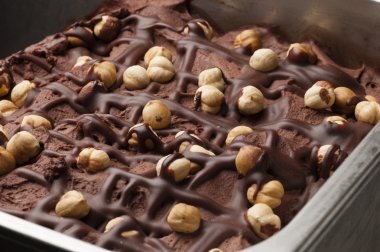 Geleneksel Paskalya choccolate hazırlanması