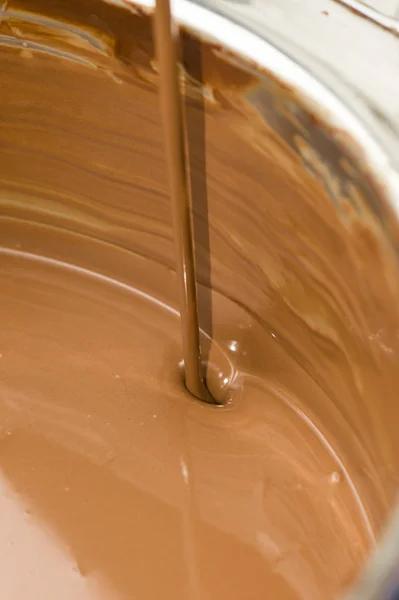 Ingredientes para preparação de barra de chocolate artesanal — Fotografia de Stock