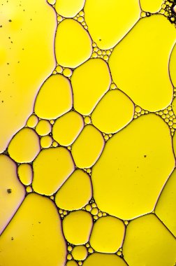 Sanatsal renkli petrol ve su kabarcıkları sabun