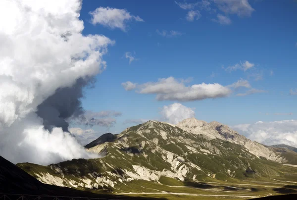 Mountain cloud — Stock Photo, Image