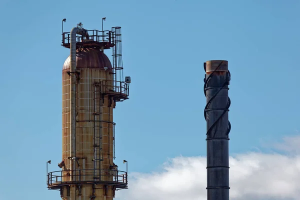 Secciones Una Antigua Refinería Industrial Petróleo Que Muestran Edad Oxidación — Foto de Stock