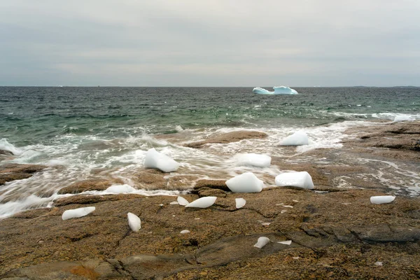 Iceberg and rock — Stock Photo, Image