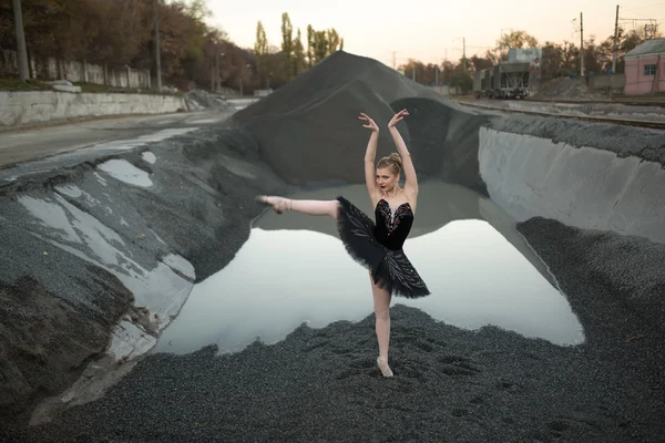 Ballerina on gravel — Stock Photo, Image