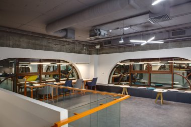 Bir çatı katı tarzında iç