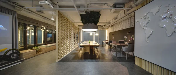 로프트 스타일 coworking — 스톡 사진