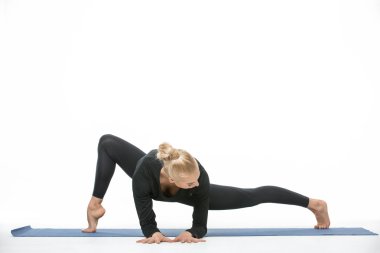 Jimnastikçi kız egzersiz