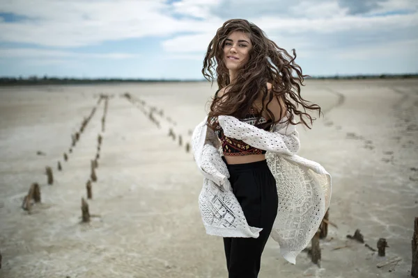 Girl on the sand — Stock Photo, Image