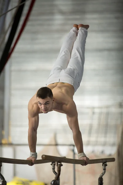 Athlete topless doing exercises — Stock Photo, Image