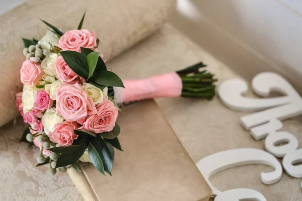 Buquê de casamento no estilo de provence . — Fotografia de Stock