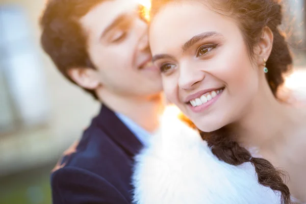 Retrato cercano de pareja feliz boda —  Fotos de Stock