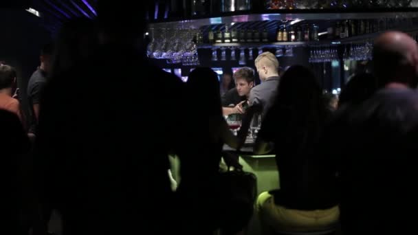 Uscire al nightclub — Video Stock