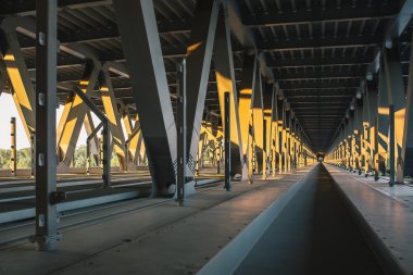 Bitmemiş Podolsky köprü iç kısmı