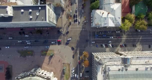 Video-opnamen geschoten op quadrocopter nadir van het centrum van Kiev — Stockvideo