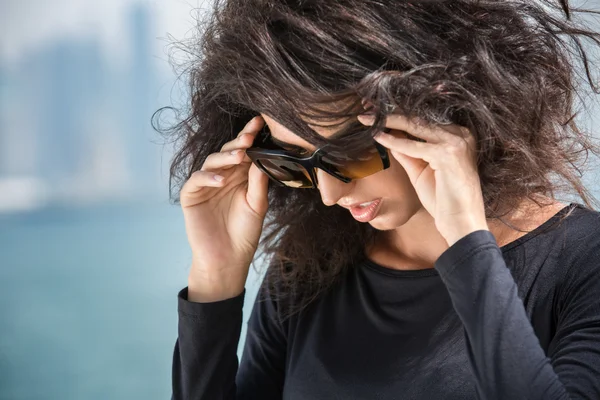 Girl at the sea — Stock Photo, Image