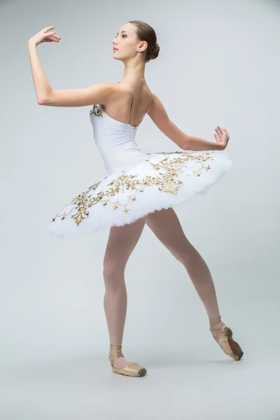 Ballerina in studio — Foto Stock