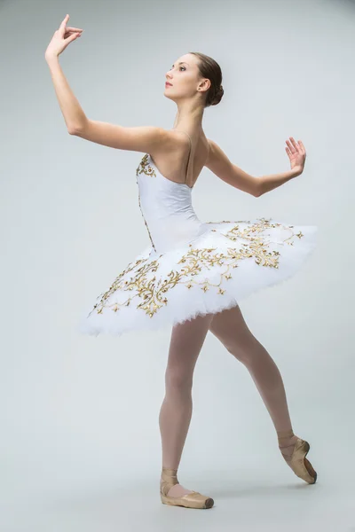 Ballerina in studio — Foto Stock